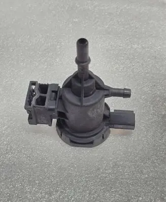 Mercedes-Benz GL X166 Vacuum valve A0014760532