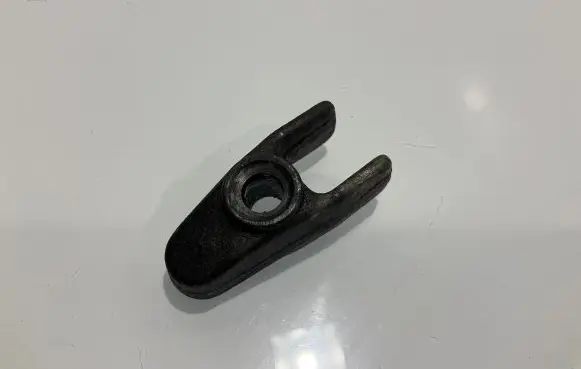 Mercedes-Benz E W211 Fuel Injector clamp holder