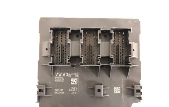 Volkswagen PASSAT B7 Comfort/convenience module 3AA937087E