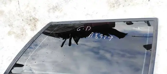 Volkswagen PASSAT B4 Rear side window