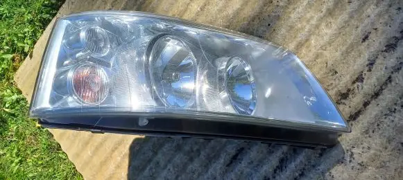 Volkswagen Multivan T5 Headlight/headlamp E412297