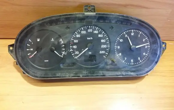 Renault Scenic I Speedometer (instrument cluster) 215781612