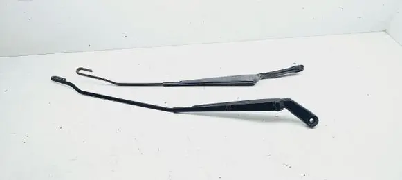 Audi A3 S3 8L Front wiper blade arm 1J1955410A 1J1955409A