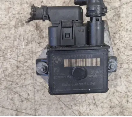 BMW 5 E60 E61 Glow plug pre-heat relay E2110022351 859172301 0005980177