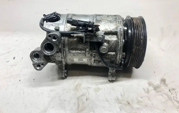 BMW X1 F48 F49 Air conditioning (A/C) compressor (pump) PCXYE2656