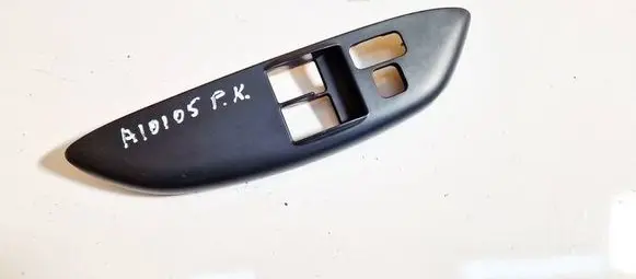 Toyota Yaris Front door window switch trim 