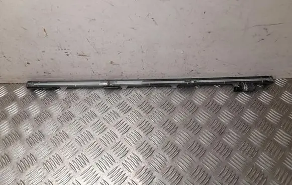 Mercedes-Benz GLE W167 Other sill/pillar trim element A1679066302