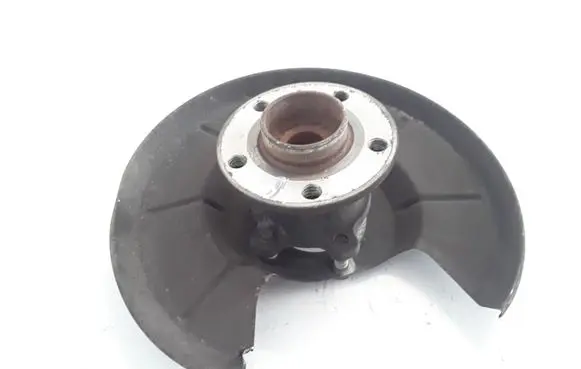 Rear wheel hub