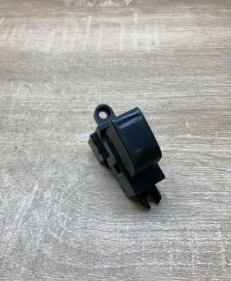Nissan Primera Electric window control switch 25411AV600