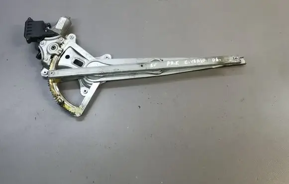 Toyota Corolla Verso E121 Front door window regulator with motor 698200F010