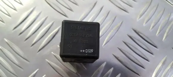 Volvo S40, V40 Other relay MB953381 V23134-B52-X240