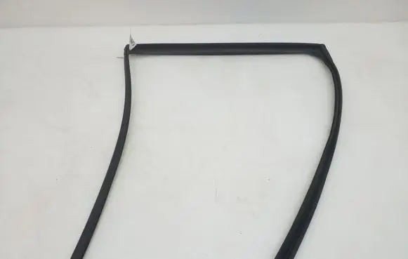 Toyota Avensis T270 Other rear door trim element 6814205100