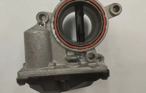 Audi A4 S4 B8 8K Throttle valve 03L128063AC 0412120228 A2C84117500