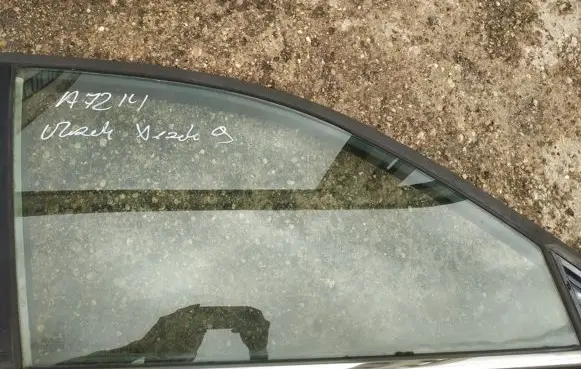 Mazda Xedos 9 Front door window glass four-door