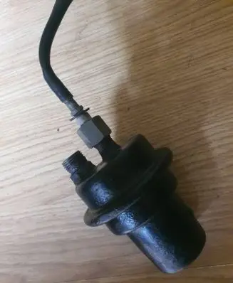 Audi 100 200 5000 C3 Fuel pressure regulator 893133441