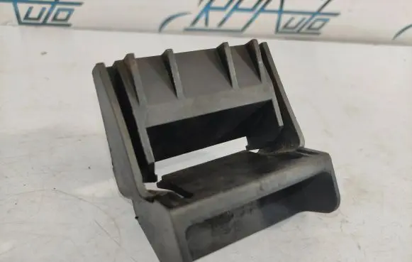 Radiator support slam panel bracket