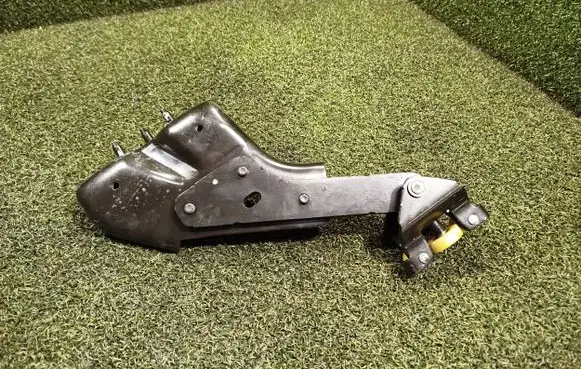 Renault Kangoo III Sliding door lower roller guide/hinge 745966766R