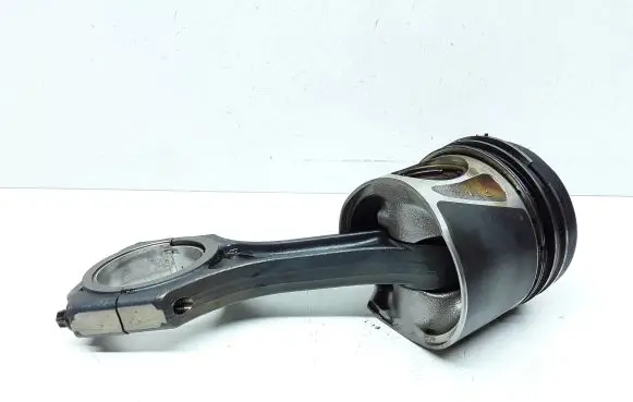 Mercedes-Benz C W204 Piston with connecting rod 65100