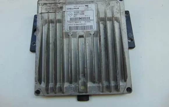Renault Kangoo II Engine control unit/module 8201112294