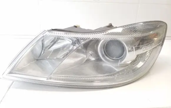 Skoda Octavia Mk2 (1Z) Headlight/headlamp 1Z1941015F
