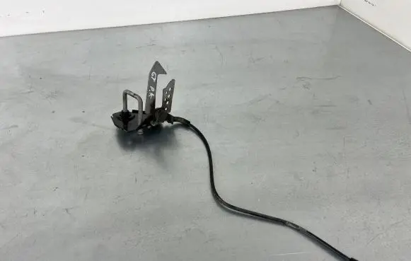 BMW 5 GT F07 Engine bonnet/hood lock/latch loop/hook 7183763