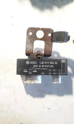 Audi A3 S3 8L Coolant fan relay 1J0919506M 898967000