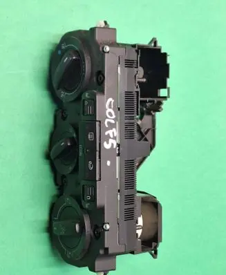 Volkswagen Golf V Climate control unit