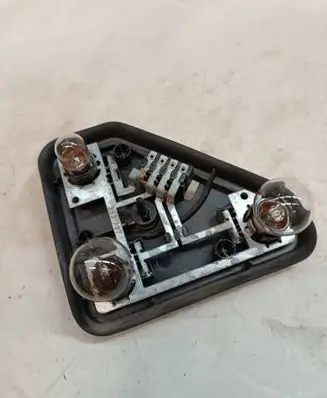 BMW 5 E39 Tail light bulb cover holder 8371825
