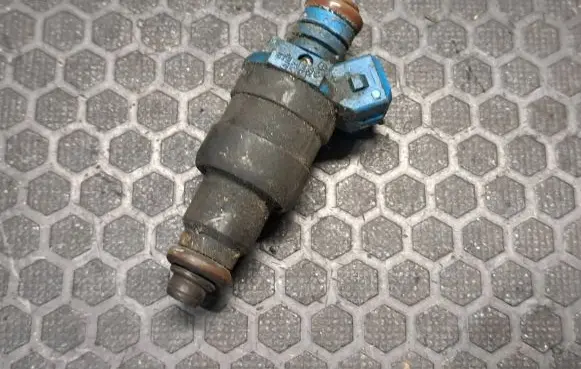 Volvo S70 V70 V70 XC Fuel injector 1389563