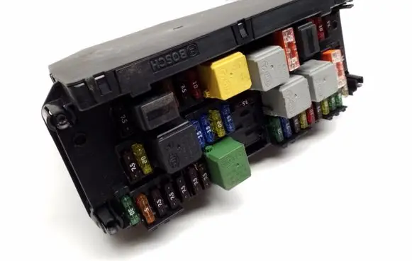 Mercedes-Benz C W204 Fuse module A2129005912