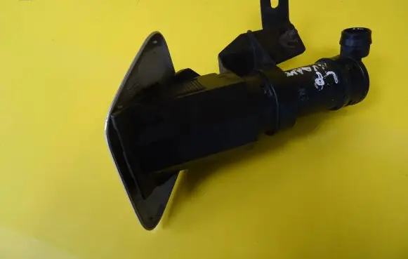 Nissan Murano Z50 Headlight washer spray nozzle 63800