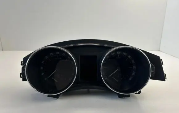 Skoda Superb B6 (3T) Speedometer (instrument cluster) 3T1920841D V0008000 0939110496
