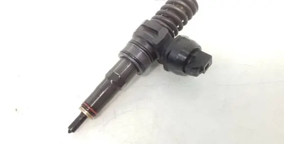 Skoda Octavia Mk2 (1Z) Fuel injector 038130073bn 0414720313