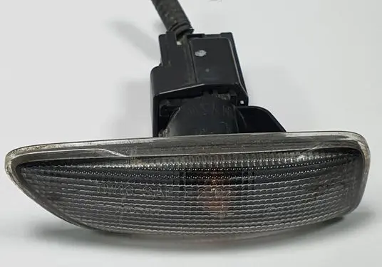Ford Mondeo Mk III Front indicator light 9178687