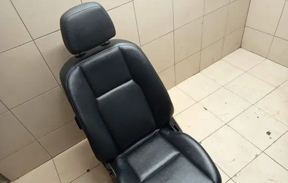 Mercedes-Benz C W204 Front driver seat 