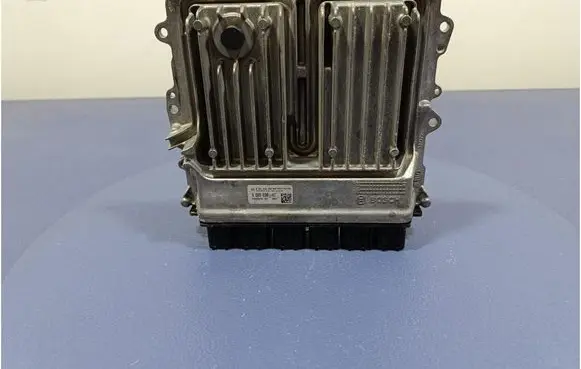 Audi A4 S4 B7 8E 8H Engine control unit/module ECU 9885838