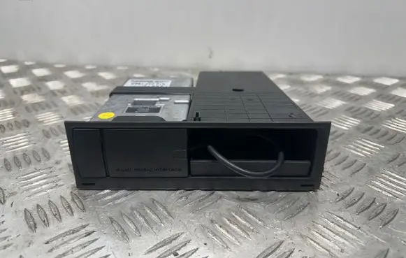 Audi A5 8T 8F Head unit multimedia control 8T0035785A