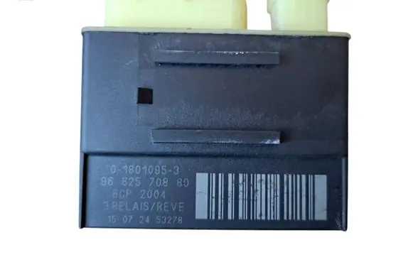 Peugeot 3008 I Glow plug pre-heat relay 9662570880