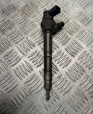 Volkswagen PASSAT B7 Fuel injector 03L130277J 0445110369