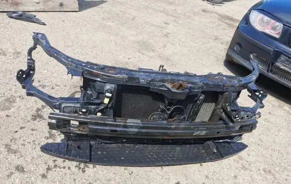 Hyundai i30 Radiator support slam panel 