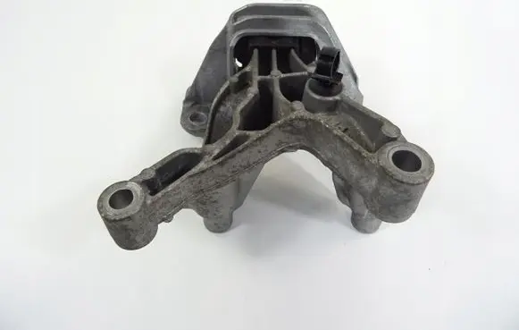 Nissan Juke II F16 Engine mount vacuum valve 