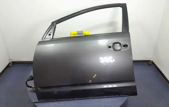 Toyota Prius (XW20) Front door 