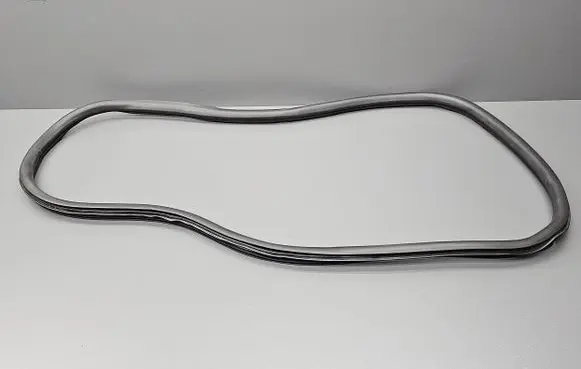 Rear door rubber seal (on body)