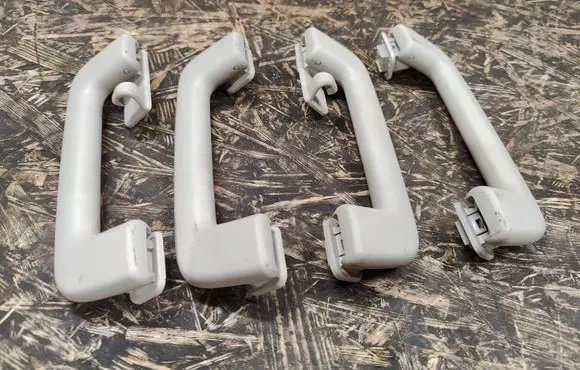 Ford Fusion II A set of handles for the ceiling DS73A045B15B DS73A045B14B DS73A045B14A