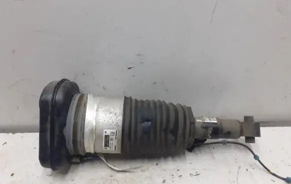 BMW X7 G07 Shock absorber/damper/air suspension 6869040