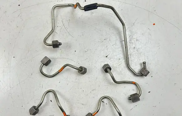 BMW 3 F30 F35 F31 Fuel injector supply line/pipe 