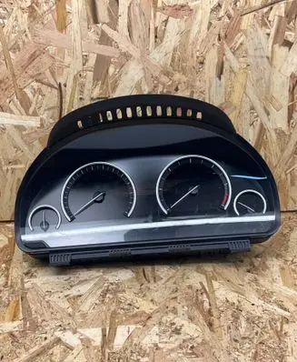 Speedometer (instrument cluster)