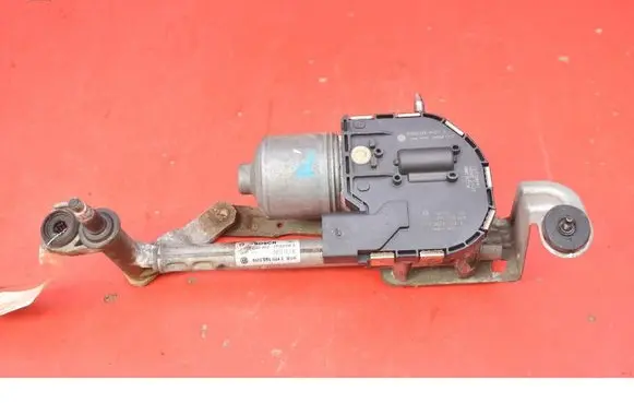 Volkswagen Golf V Rear window wiper motor 5M0955024E