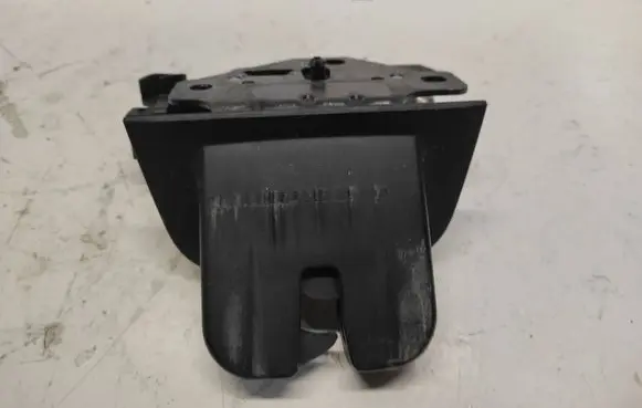 Audi A4 S4 B7 8E 8H Tailgate/trunk/boot lock/catch/latch 8P4827505C