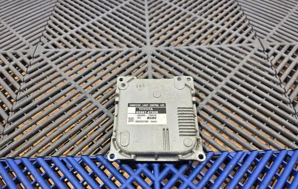Toyota Prius+ (ZVW40) LED ballast control module 8596747020 3550079678 36RA5657988